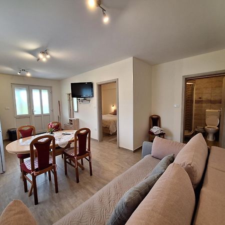 فيبافا Apartma In Sobe Pilih المظهر الخارجي الصورة