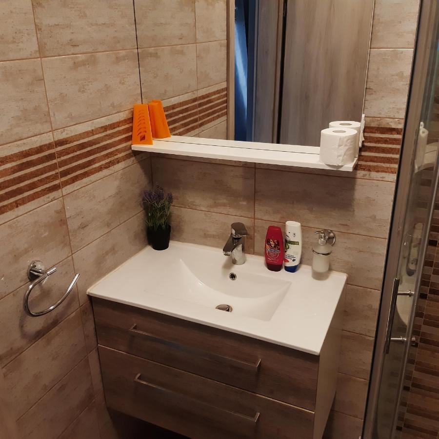 فيبافا Apartma In Sobe Pilih المظهر الخارجي الصورة
