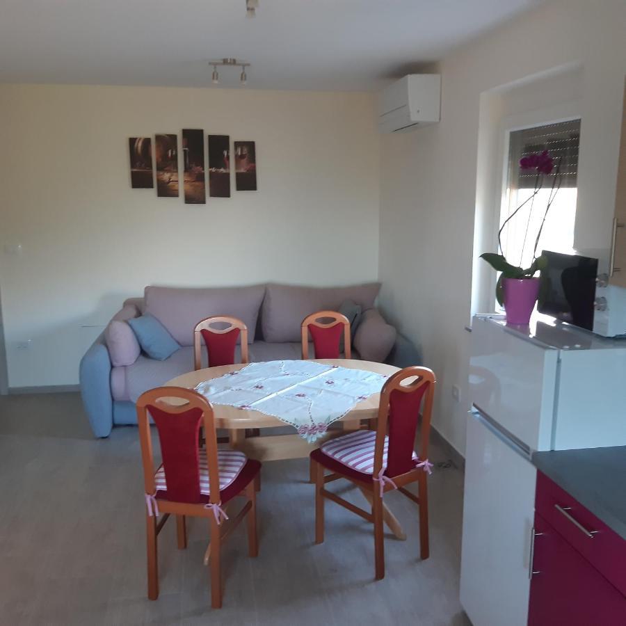 فيبافا Apartma In Sobe Pilih المظهر الخارجي الصورة